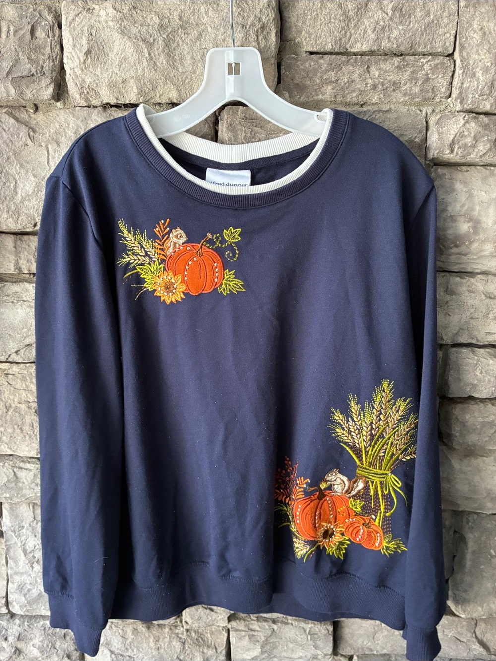Vintage Fall Navy Sweatshirt with Pumpkin Harvest Embroidery, Size L
